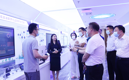 齊齊哈爾市政協(xié)考察團(tuán)、濟(jì)南市政協(xié)領(lǐng)導(dǎo)一行蒞臨有人物聯(lián)網(wǎng)考察調(diào)研