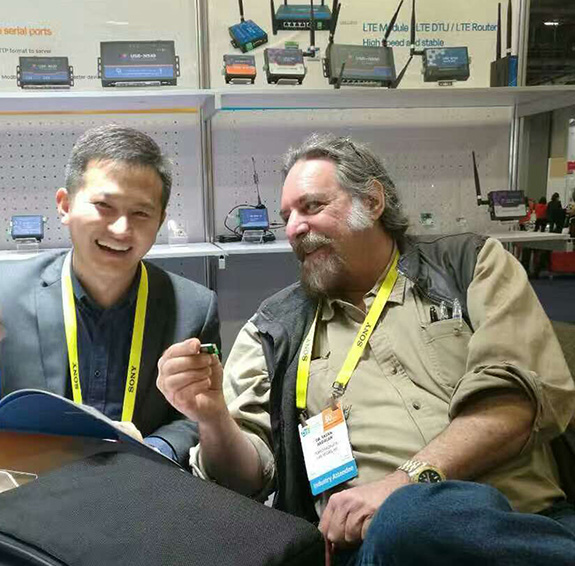 前來支持有人的美國客戶 前來支持有人的美國客戶